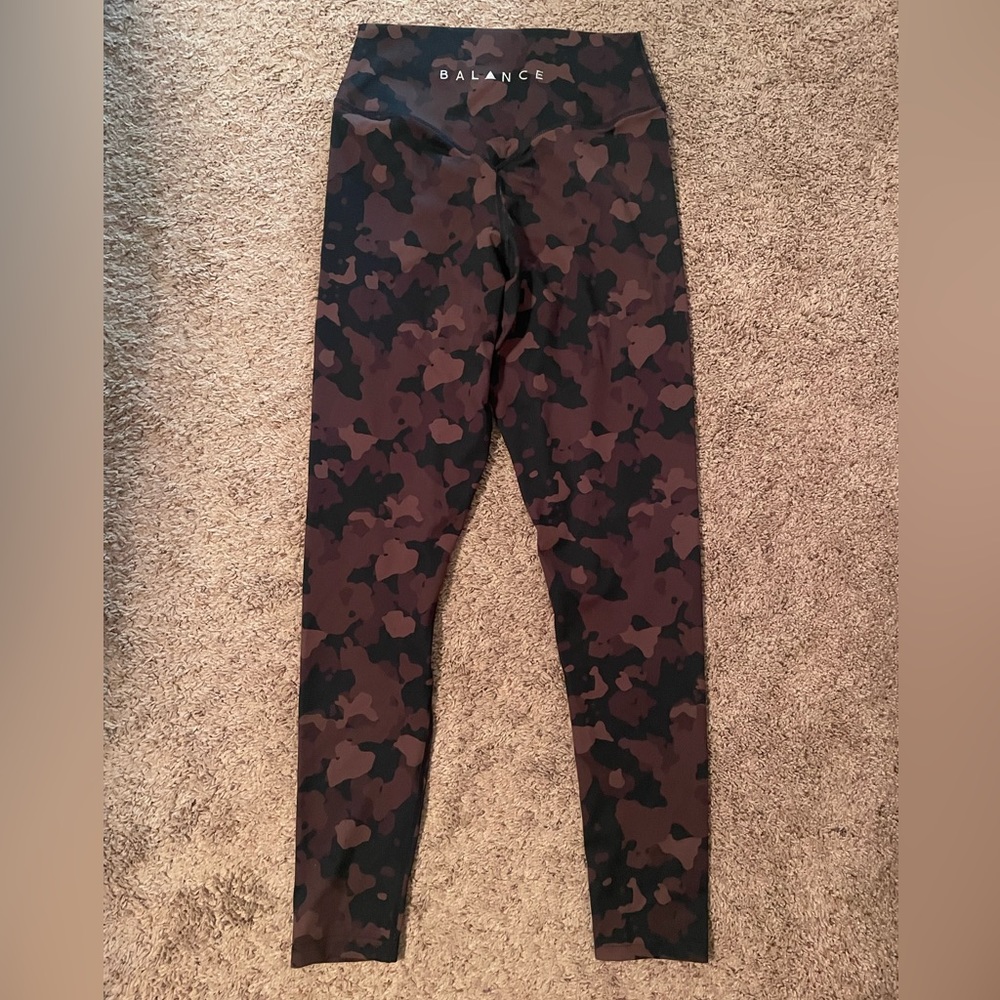 Balance athletica (now vitality) black/brown base camp leggings. Size M